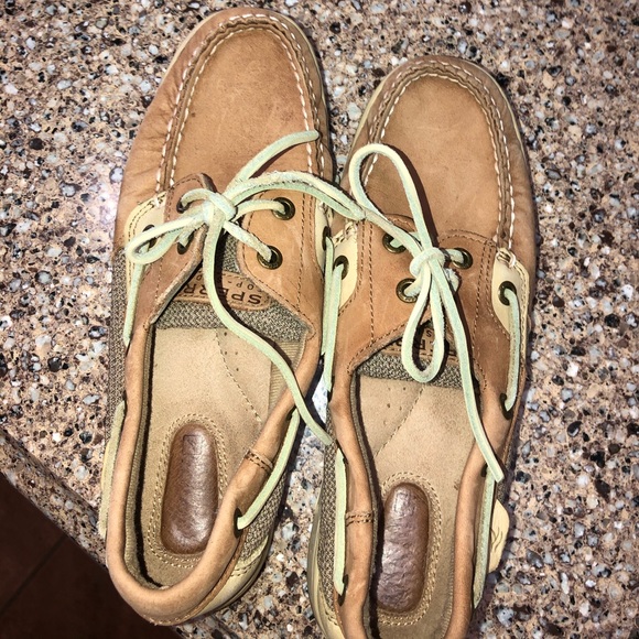 Sperry Shoes Size 7 - Picture 1 of 3